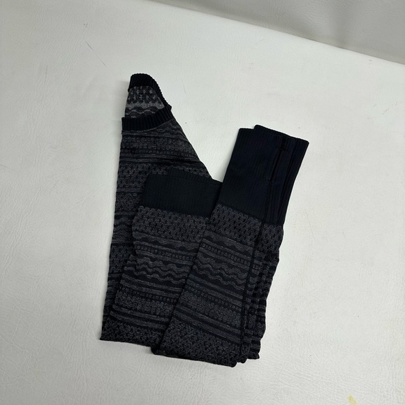 Lululemon Women's Rest Less Pullover Black / gray Size 4/6 Stretch - Picture 6 of 6